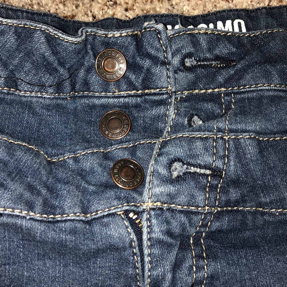 Shorts - Picture 4 of 5